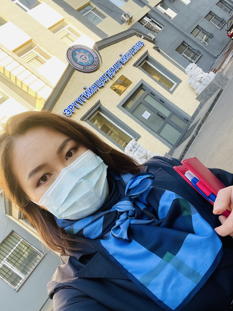 Нэвтрүүлэг хийснийхээ төлөө
Хэвлэлийн эрх чөлөөнийхөө өдрөөр хэрэгт холбогдогчоор дуудагдаж, сайтаа хаалгаж явах ч гэж дээ.  Ардчилсан улсын сэтгүүлч мөн үү бид? Иргэдийн мэдэх эрх гэж юм байна уу?