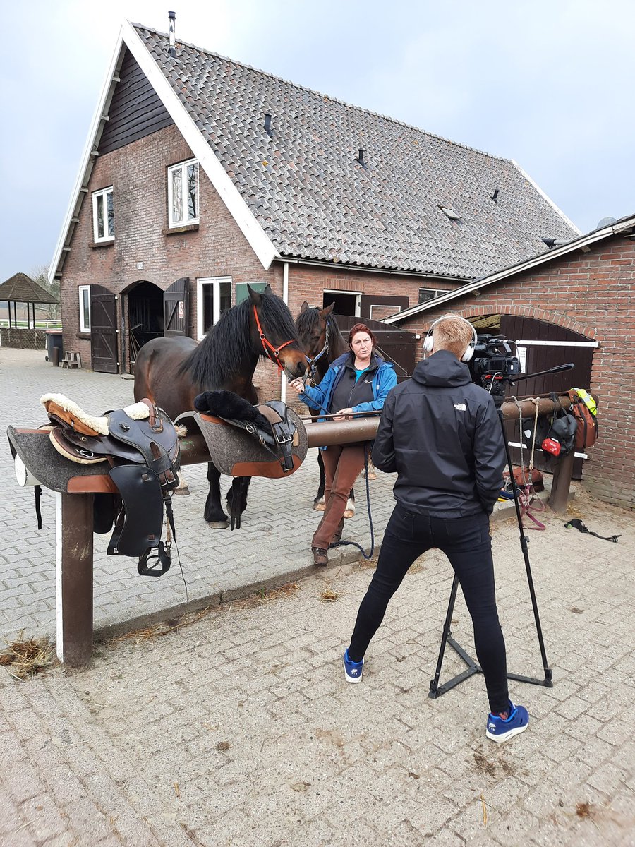Interview met Carolien Staal voor <a href="/RTVDrenthe/">RTV Drenthe</a> vanwege haar trektocht met twee paarden over de Hondsrugtrail. Als het lukt daarna via Duitsland naar Oostenrijk.
<a href="/Hondsruggeopark/">DeHondsrugGeopark</a> <a href="/KNHSNederland/">KNHS</a> @Recreatieschap <a href="/marketingdrenth/">Marketing Drenthe</a>