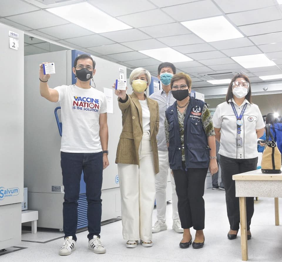 sputnikvaccine's tweet photo. #Manila city mayor @IskoMoreno: Good news po, mga Batang Maynila! Dumating na po sa lungsod #SputnikV COVID-19 vaccines na gawa ng Gamaleya Research Institute ng Russia. Ito po ay may 91.6% vaccine efficacy. https://t.co/i6utlkKBui