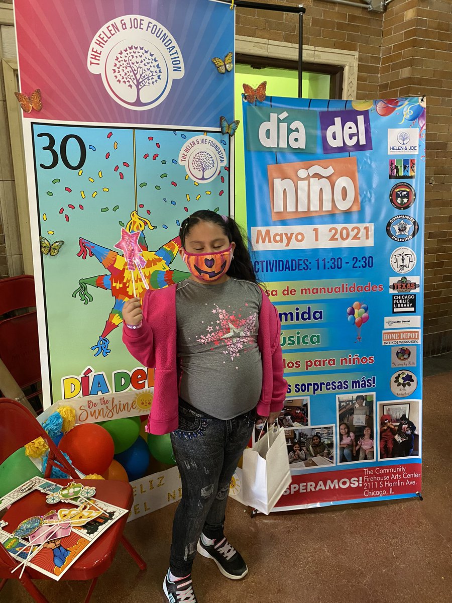 This is what happens when community comes together for our babies of the community!!@girlscouts <a href="/ChicagoACES4/">CPD Area 4 Community Engagement and Support</a> Thank you Ms.Christine for coming out and engaging with our community!!