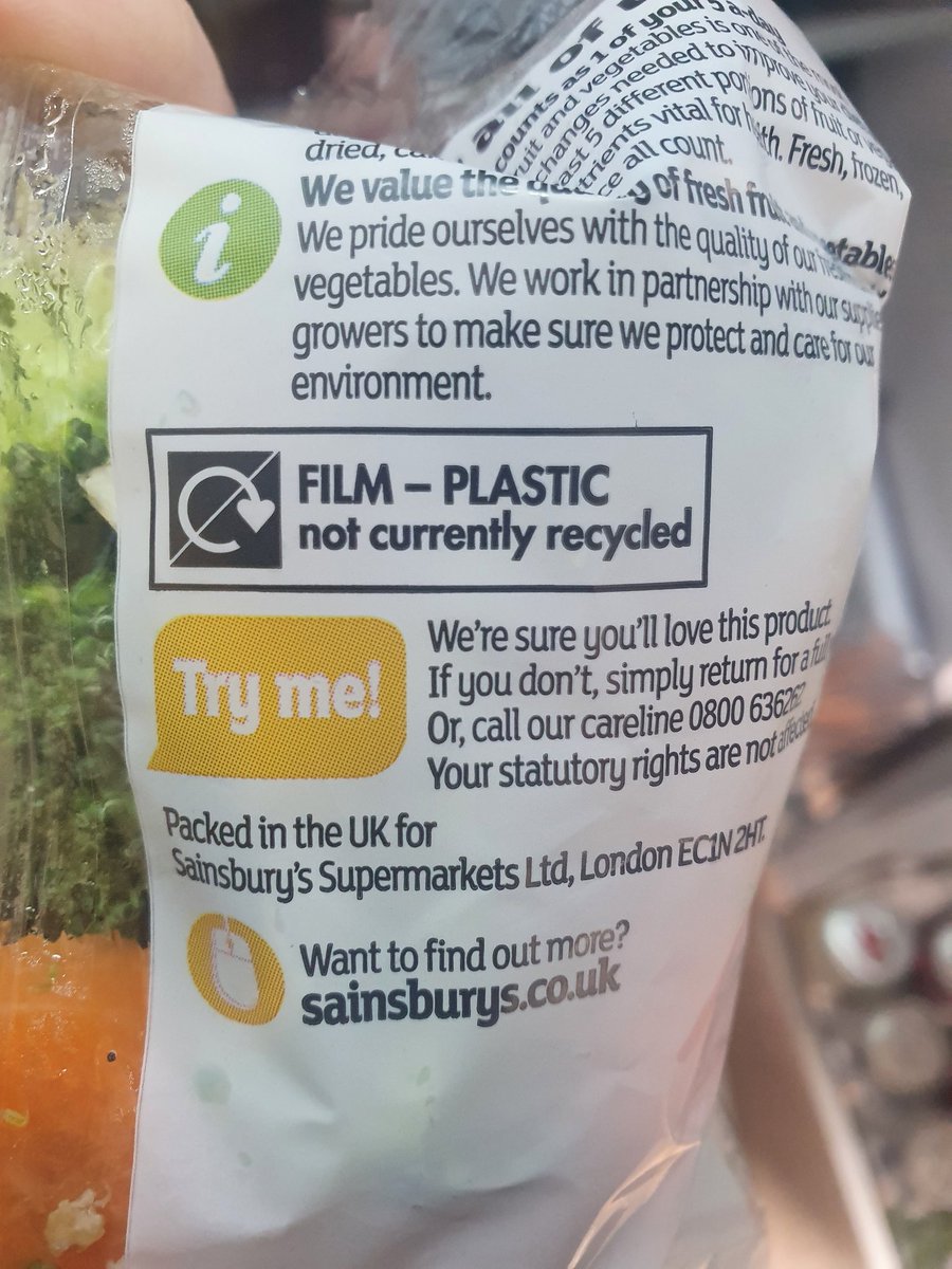 csimmsmedia's tweet photo. @sainsburys I commend the steps you have taken to reduce plastic. But, are you really doing enough? A huge amount of your veg is still in unrecyclable plastic (spinach, lettuce, pak choi, ready chopped veg). It's hard to do a shop without feeling guilty! https://t.co/T0AxCG1wWO