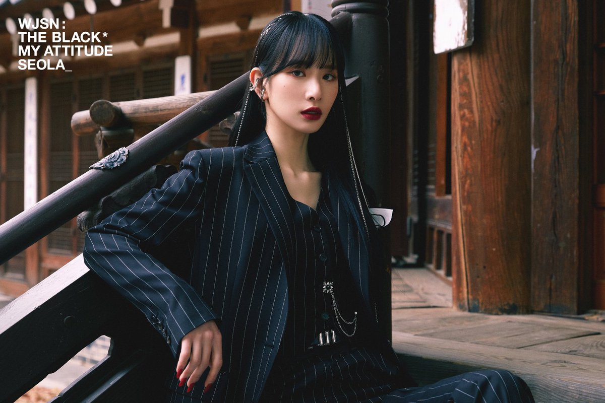 kimjyans's tweet photo. i thought seola's suit in wjsn the black teaser pic look familiar and turn out is the female ver(?) of what vixx wore 
miss seola be slaying with suit 🥵 https://t.co/TtF0DaPEXk