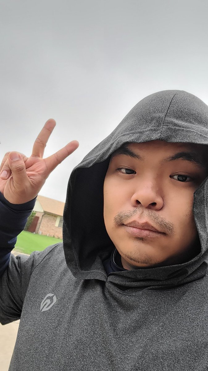 hellaflyyellowguy tweet media