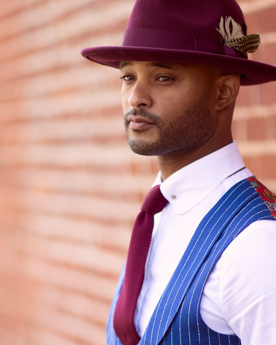 Bespokuture's tweet photo. Let's. Go. Monday..

Have a powerful week my friends ✊🏾

Photos by Vandrick Kinnebrew 

#bespoke #fashionphotography #bespoketailoring #customsuits #suitup #bespokuture https://t.co/Y8fKnsRQVO