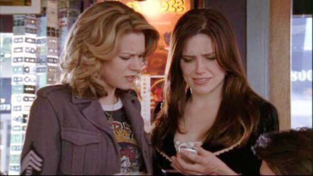 OTHdiary's tweet photo. Me when my friend questions why I’m rewatching One Tree Hill for the 100th time: https://t.co/UjNxK7h3wK