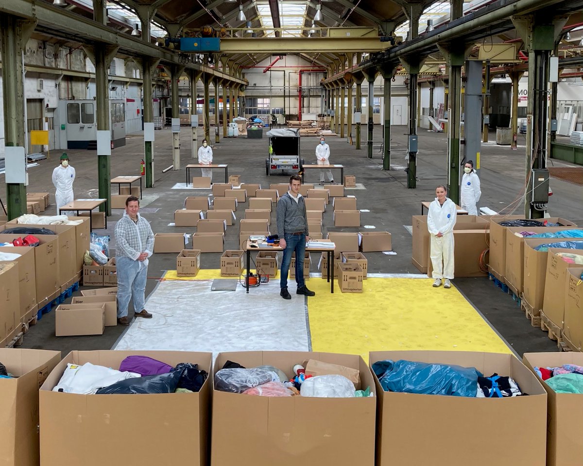 HS Niederrhein (@hsniederrhein) on Twitter photo Das Recyceln von Alttextilien wird immer wichtiger. Ein Projekt unseres Centers Textillogistik gemeinsam mit @FraunhoferIML sortiert im Auftrag der <a href="/SRHnews/">Stadtreinigung HH</a> alte Textilien in Mönchengladbach, Monforts Quartier. Mehr in der PM: bit.ly/337u83l Das Recyceln von Alttextilien wird immer wichtiger. Ein Projekt unseres Centers Textillogistik gemeinsam mit @FraunhoferIML sortiert im Auftrag der <a href="/SRHnews/">Stadtreinigung HH</a> alte Textilien in Mönchengladbach, Monforts Quartier. Mehr in der PM: bit.ly/337u83l