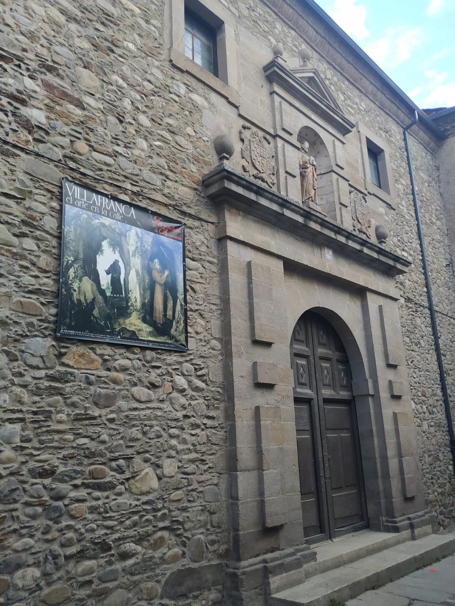 Modolibre_'s tweet photo. @inesprada__ nos envía estas fotos desde Villafranca del Bierzo (León): del Convento de San José (1), su Iglesia de San Nicolás el Real (2), la Colegiata de Santa María (3) y la calle del Agua (4). Parece que se ha detenido el tiempo😍 ¡Turismo rural de calidad! #YoVoyModoLibre https://t.co/wTdMxvD0Qz