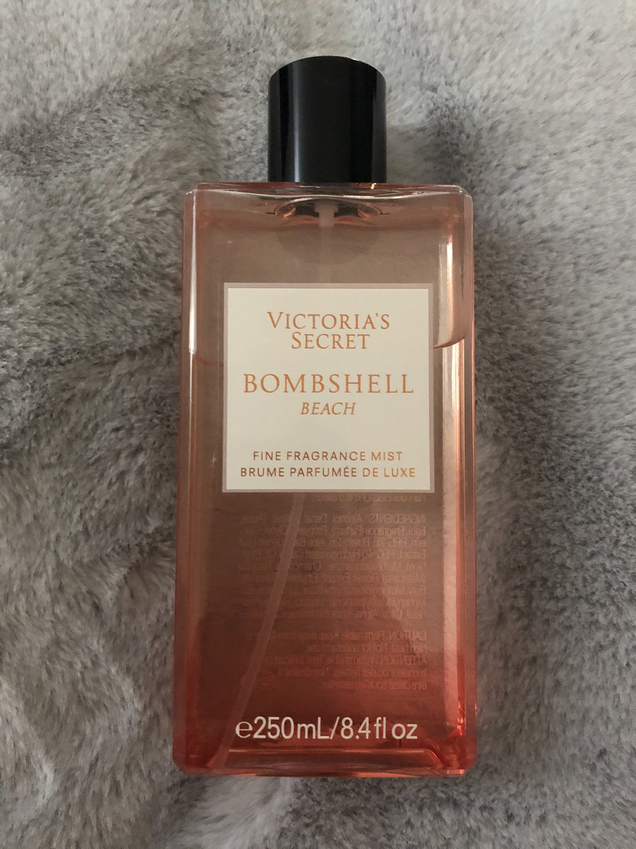 Dear @VictoriasSecret, this bottle is too wide for my little hands. I have to use both hands to spray it. Please change the design.