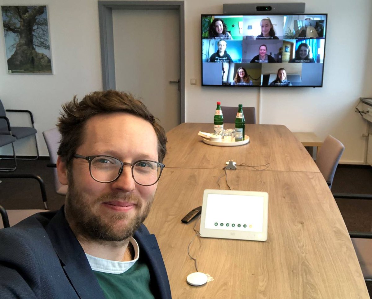 #SchleswigHolsteins Umweltminister Jan Philipp Albrecht diskutiert mit #FÖJ SprecherInnen und über Natur- und Klimaschutz.
oeko-jahr.de