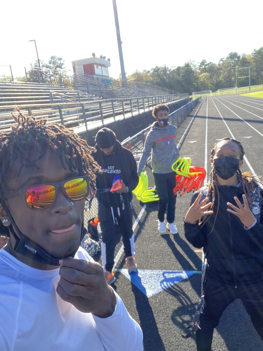 TheJMRoberts's tweet photo. HAPPY BIRTHDAY @1scouncil 😎🥳 https://t.co/VEX72JgEaQ