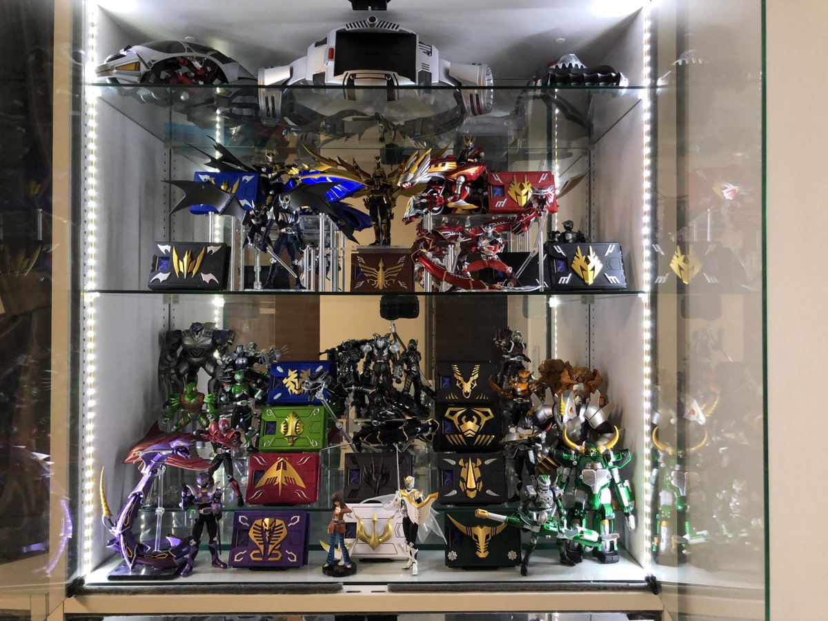 ウェ A Twitter 夜のフィギュア撮影会 5 3 お題 自慢のフィギュア棚 飾り方 既出 装着変身のギガゼール欲しい