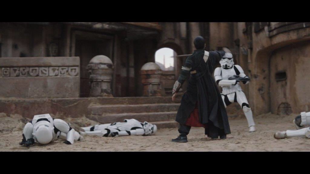 niwaSFfanda's tweet image. ほんと、トルーパーを薙ぎ倒しながら舞うチアルート様、美しすぎる…このシーン、何度コマ送りで見たことか……大好き😭😭😭
 #ローグワン同時上映