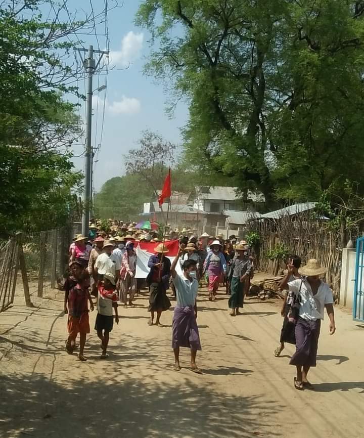 SOE_iamwhatiam's tweet photo. Anti-coup protest in #Natmauk #Magway Region. Natmauk is famous for being the birthplace and hometown of the Burmese independence hero, #Bogyoke Aung San.
#WhatsHappeningInMyanmar
#May3Coup https://t.co/5bWpaI87lH