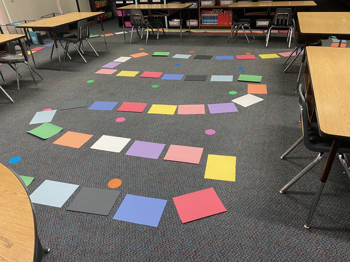 MissHolman93's tweet photo. STAAR Review week at The Grove 😍 @hairgrovecfisd #STAARLand #3rdistheword https://t.co/GI3gTkmWOk