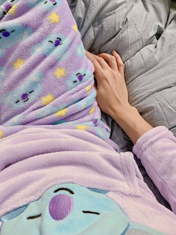 coversuga's tweet image. o namjoon usando pijaminha do koya deixa meu coração dolorido de tanto amor :(