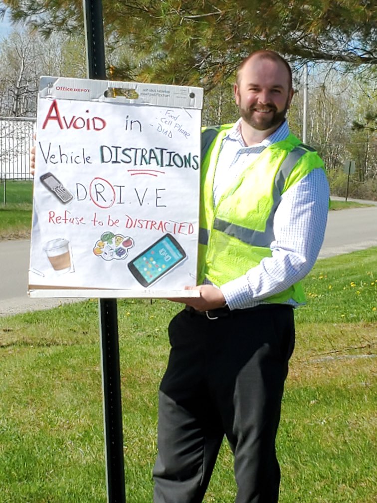 I have a Monday stop to say have a safe day, first intersection. Avoid in cab distractions!!! <a href="/UPSers/">UPSers</a> @Mainepkgsafety <a href="/amy_madeira/">Amy Madeira</a> <a href="/ron_mayorga1/">Ron Mayorga</a> #nedsafety2021