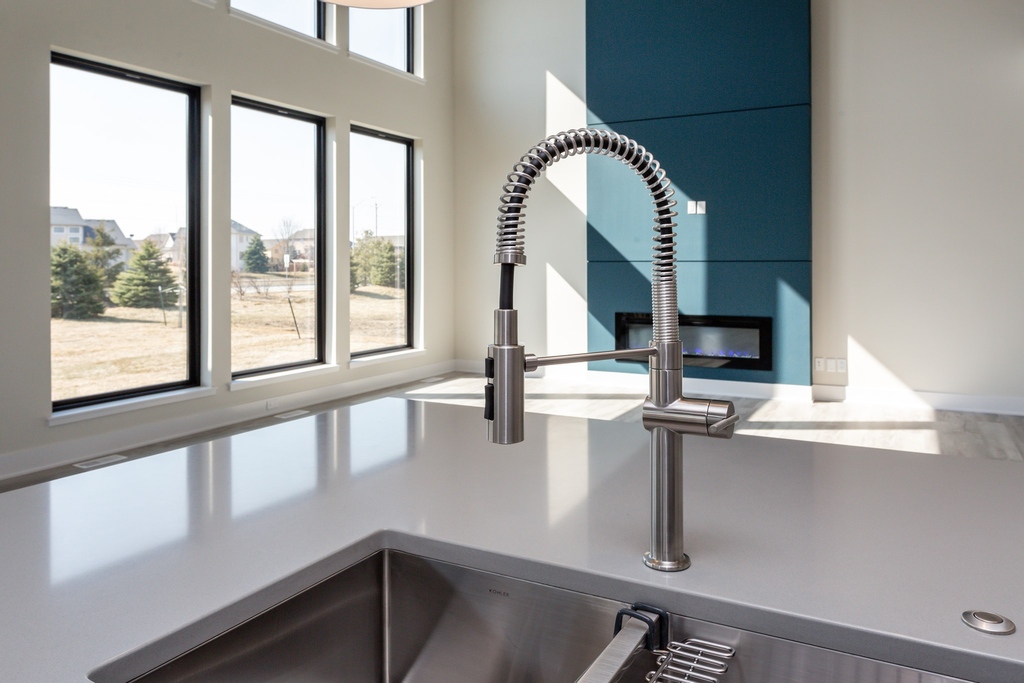 Happy Monday! 

We're digging this kitchen &amp; living room design from Metro Showcase home builder Accurate Development! Stop by the Metro Showcase on May 8th, 9th, 15th &amp; 16th from 10 AM - 4 PM . 

l8r.it/bFHY

#dsmhba #dmhomeshow #openhouse #realestate #home