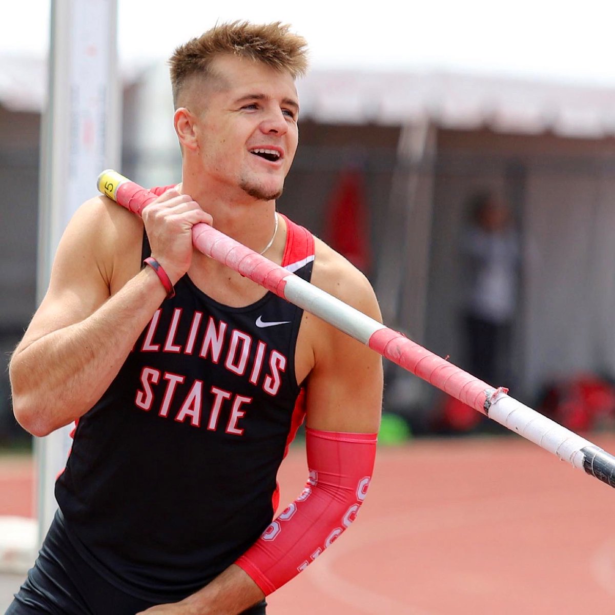 Kellen172's tweet photo. If soaring 17’+ feet in the air for a 1) a ISU school record and 2) a trip to NCAA D1 Regionals in Texas doesn’t turn you up... idk what does. TURN ME UPPPPP🚀 #VSGS https://t.co/BNexKR0Yc2