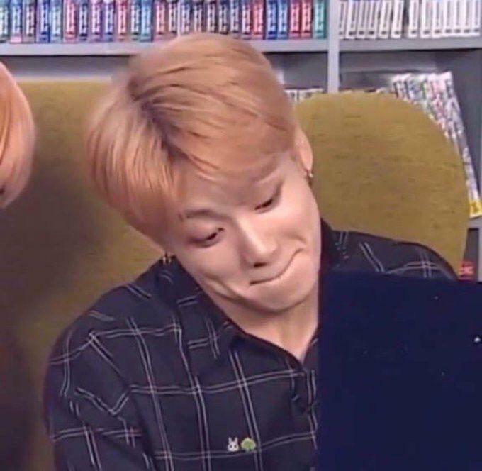 StraykidsTR4's tweet photo. Az önce anneme Army ve stay olarak hapse gidiyoruz dedim o nasıl oluyo dedi bana dava mektubunu beklicez artık
#PURPLEBECK on #StanWorld 
@PURPLEBECK1 https://t.co/3RT5ZDnyp9