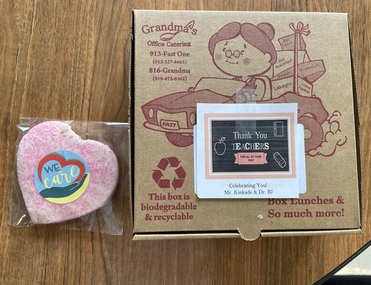 What a great start to the week, I feel so appreciated today! Thank you <a href="/KCPS_Rogers/">KCPS Rogers</a> &amp; @ChurchoftheRez 🍎📓 <a href="/kcpublicschools/">KCPS</a>