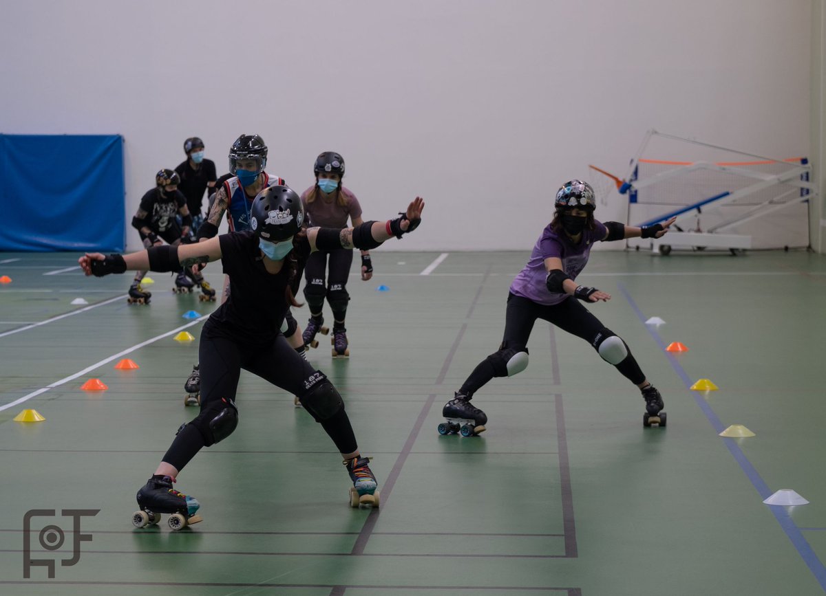 AsBrigantias's tweet photo. 🙅🏾♀️💁♀️🙆🏻♀️🙋🏾♀️🙅🏾♀️💁♀️🙆🏻♀️🙋🏾♀️
Durante toda a semana o corpo pide #RollerDerby. E os domingos pola mañá, as ganas de #Afterparty se noooootaaaa ‼️‼️
🙋🏾♀️🙆🏻♀️💁♀️🙅🏾♀️🙅🏾♀️💁♀️🙆🏻♀️🙋🏾♀️
#AsBrigantias
#RollerDerbyCoruna
#DeportesCoruna
#SaturdayNigth
#Verbena
#Afterparty
📸 @alberto_fernandez_photography https://t.co/kpVRdBfXZz