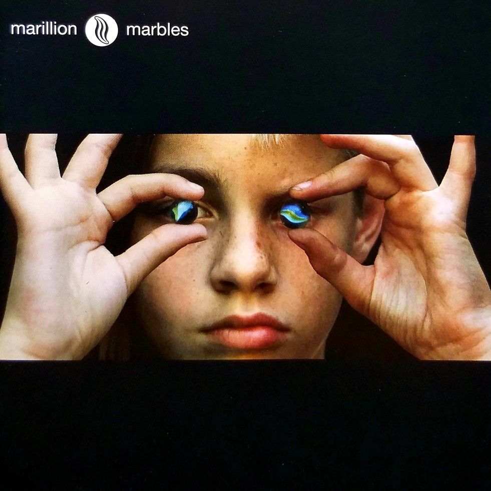 hitosdelrock's tweet photo. 03-05-2004: La banda inglesa Marillion edita su decimotercer disco de estudio "Marbles", con temas como "You're Gone", "Don't Hurt Yourself" o "The Invisible Man". El álbum fue financiado por una campaña de crowdfunding, generando una versión especial para quienes participaron https://t.co/X4WNbG89RK