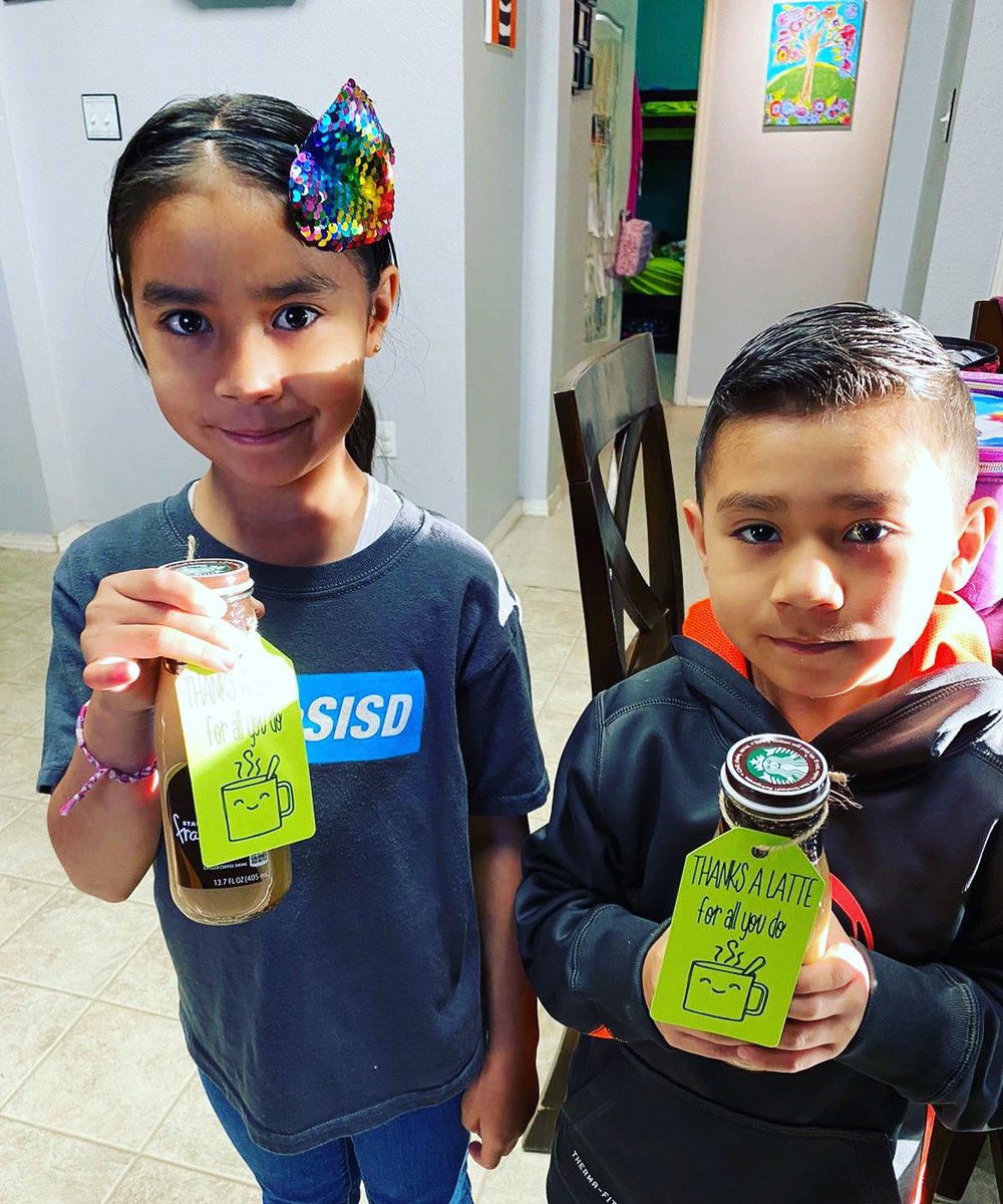 adriana69109049's tweet photo. Teacher’s Appreciation week .... Thanks to our wonderful teachers @COlivas02_JCE  @KPurdy_JCE ...so grateful that you are part of my children’s lives. @JFCarrasco_JCE #kinder #2ndgrade #day1 https://t.co/uOfoa41LvS