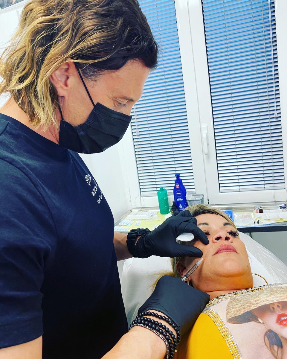 ChianelloReal's tweet photo. 💉💉💉 Una persona semplice e un professionista del mestiere. Grazie 🙏 alla prossima!! 😘😘#dottorgallo #gmg #gallo #milano https://t.co/R5HfM0FHiq
