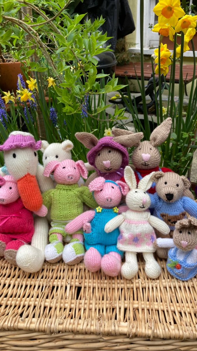 Lots of ‘pets’ here in Bunny HQ and available to own!! Little pink bear added to our Etsy shop yesterday 🐰🌸❤️#womaninbizhour