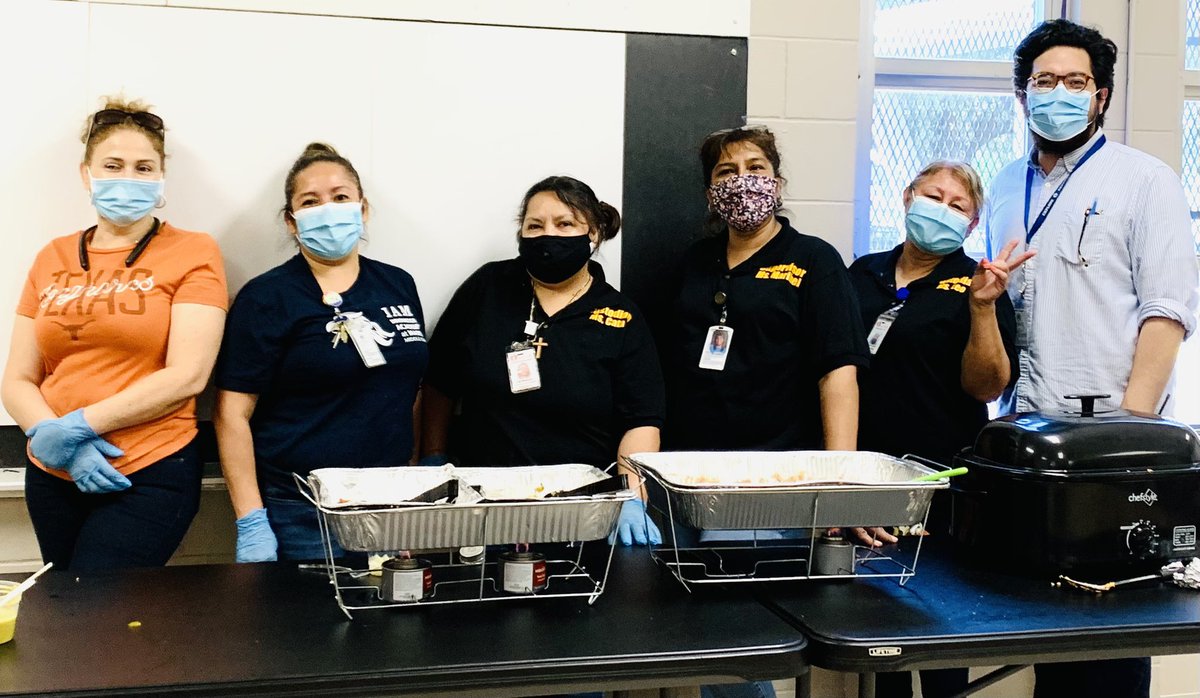 #TEACHERAppreciationWeek2021 Let’s TACO’bout how awesome our teachers are! Shout out to our AMAZING custodians for making fajita tacos for our super <a href="/MMSEagles/">Martin Middle School</a> faculty and staff! #WeLoveOurTeachers <a href="/AustinISD/">Austin ISD</a> #AustinISDProud