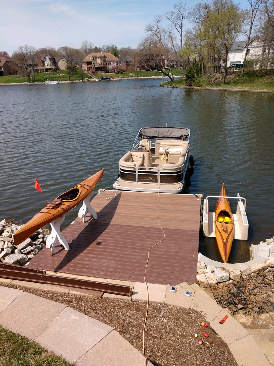 floatingdocks's tweet photo. Customer Rick L. attached his YAKport to his fixed dock. Check out that setup! No more fears of falling in the water while getting in and out of his kayak. Learn more at https://t.co/6FRicITFjs #kayaks #kayaklaunch #docks #floatingdocks #connectadock #yakport https://t.co/E4DLUJpKbR
