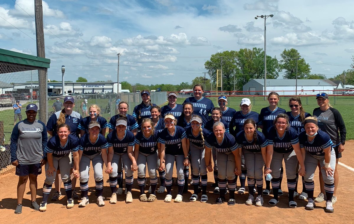 sfccmo_softball's tweet image. Season came to an end for Team5 yesterday after forcing a game-three in our Region 16 sub-regional play. Very proud of all they overcame! They broke a few program records, including most home runs in a season with 49. Thanks for the memories, Team5 💙🤍