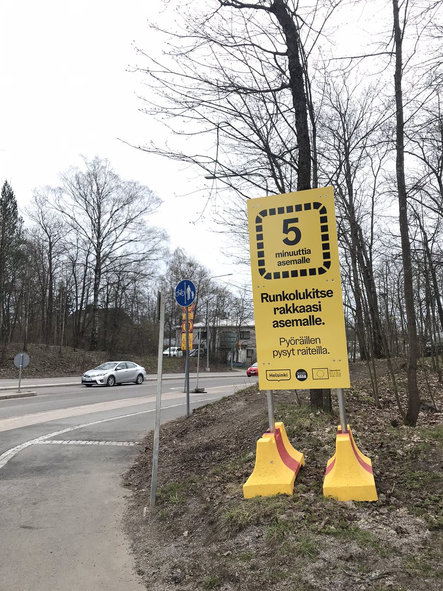 timohoo's tweet photo. Pyöräilyn edistämistä pitää muistaa tehdä myös #viestintä ja #markkinointi keinoin. Mallia Helsingin Oulunkylästä. Kiitos @HelsinkiKymp! 👍 https://t.co/irHf5JnLWW
