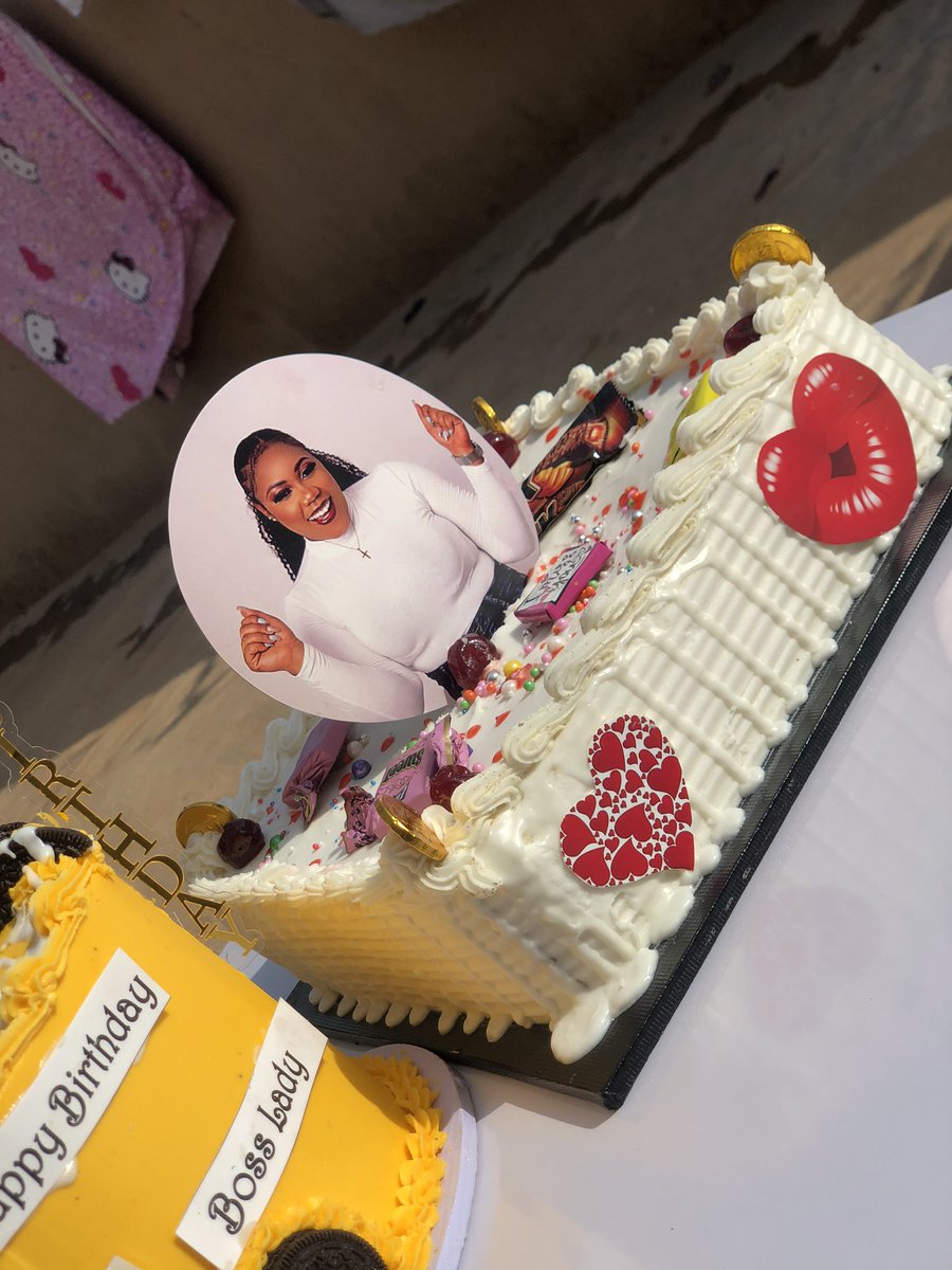 SExquiste's tweet image. Sheba’s exquisite ya favorite place for good and yummy cakes                       📞08133856207