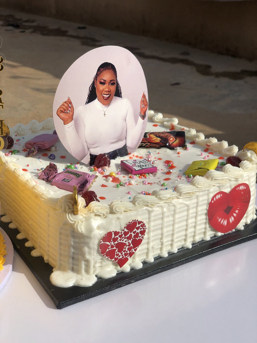 SExquiste's tweet image. Sheba’s exquisite ya favorite place for good and yummy cakes                       📞08133856207