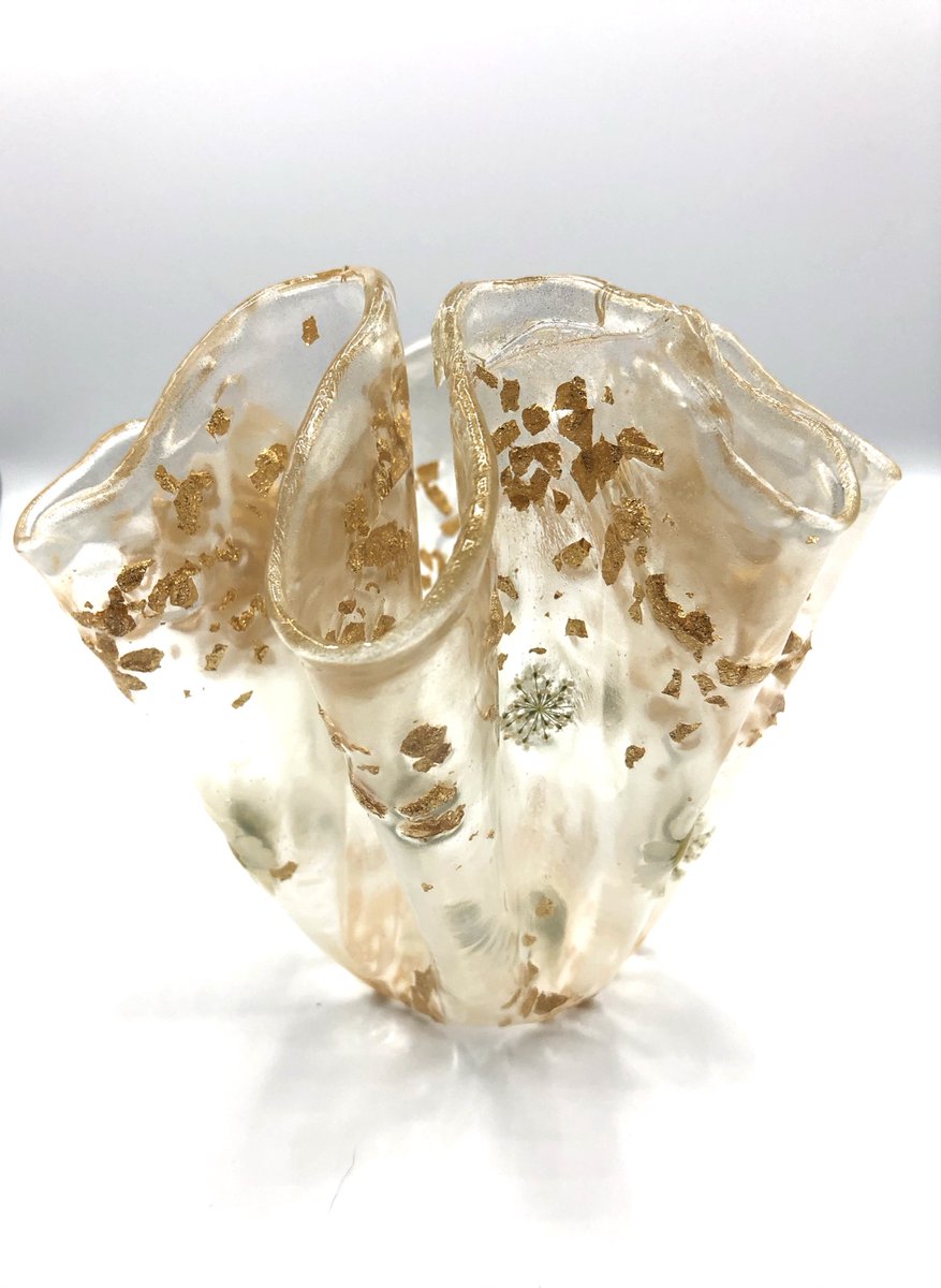 inkitupuk's tweet photo. New Daisies Light Up Bowl.

#lightupbowl #daisies #lighting #resinart #resincraft #inkitup #homeaccessories #interiordesign #homewares #unique #handmade #gifts https://t.co/K5y5t9q0wE