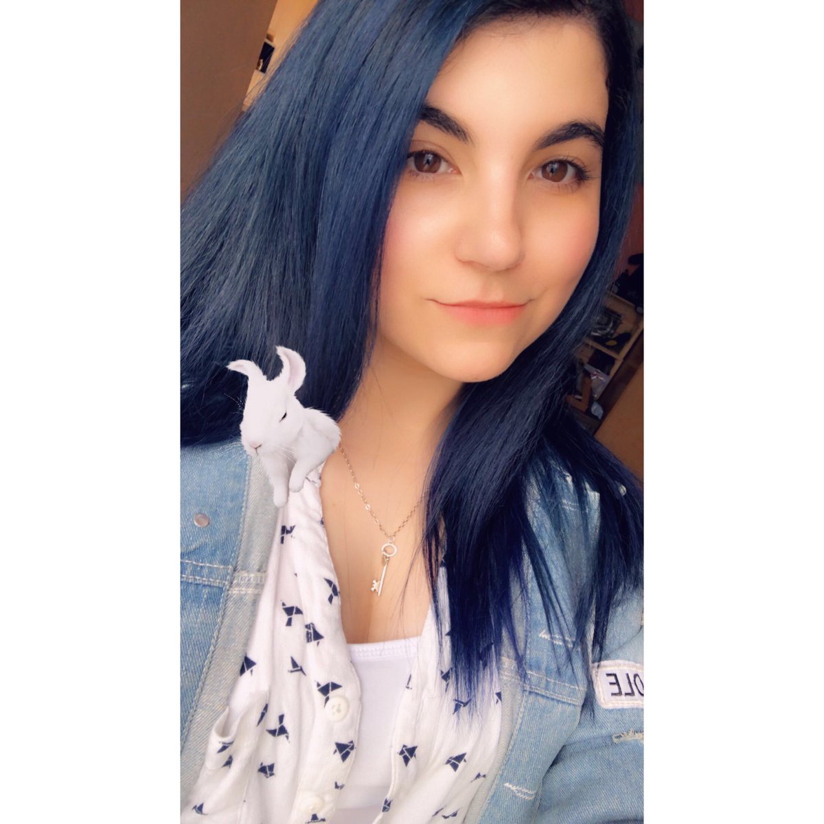 mixcb97's tweet photo. just me matching hair colors with my fave boy in the world 💙🤍 #cutebread https://t.co/5dMIuXvCBe