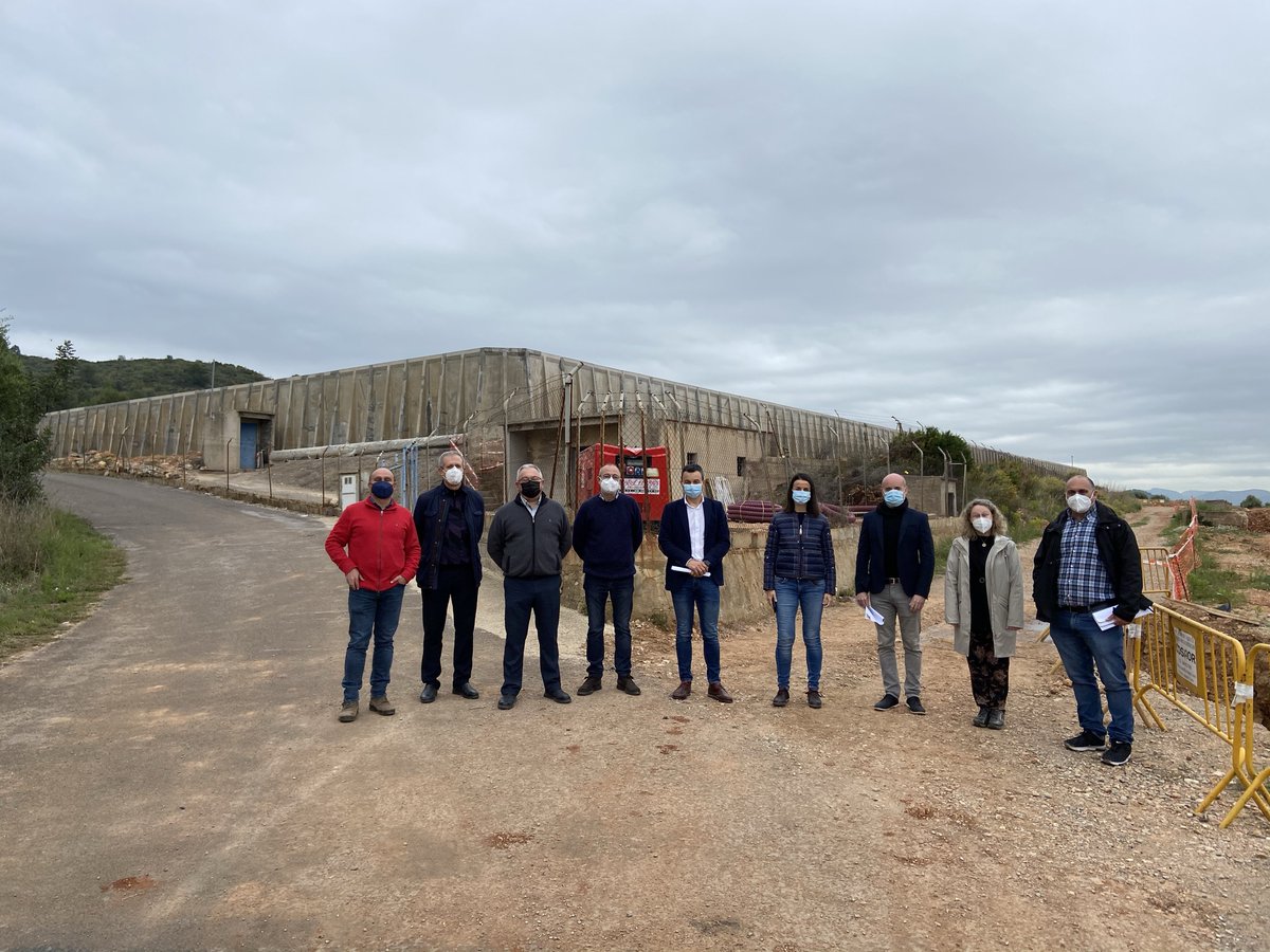 Regcota220's tweet photo. Hoy nos ha visitado el DG de Agricultura @toniquintana para ver la evolución de las obras de modernización y mejora en infraestructuras de riego de nuestra Comunidad, dentro del Programa de Desarrollo Rural 2014-2020 de la Comunitat Valenciana @GVAagroambient https://t.co/vswkkYHLxn