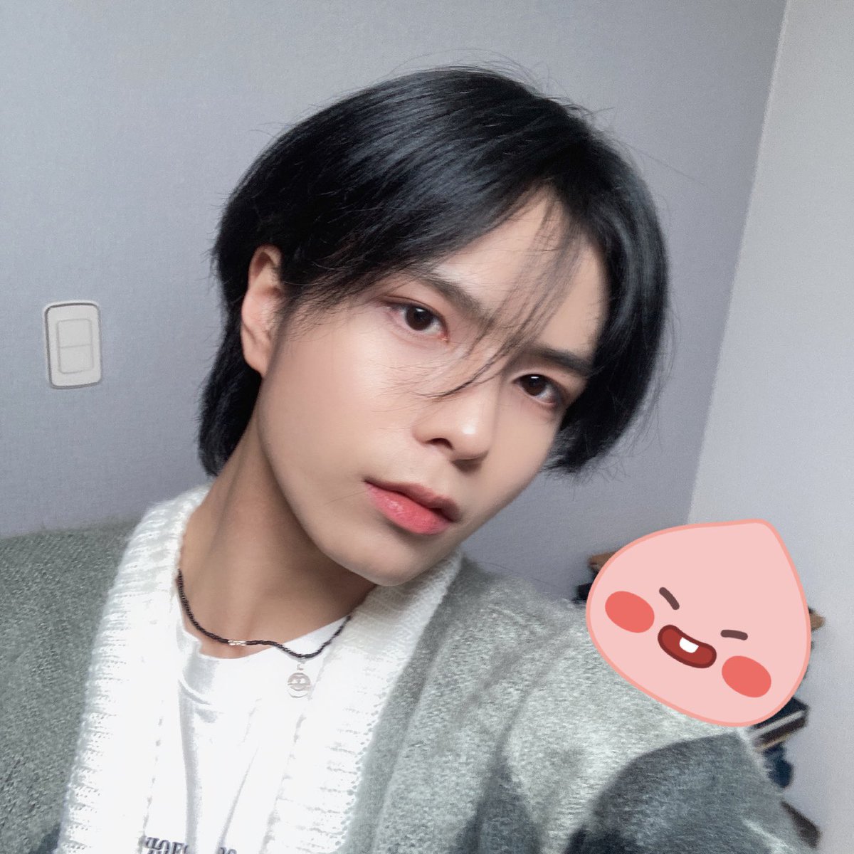 ELASTofficial's tweet photo. 브이앱 재밌었어용 🤓🤓 가사 수기 버전 💦💦 굿나잇 S2

#ELAST #엘라스트 #YEJUN #예준 https://t.co/VFNohQMQf6