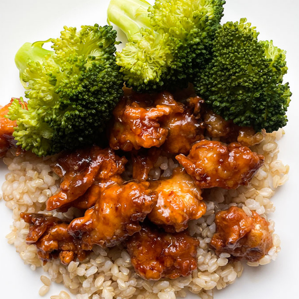 simonejtyner's tweet photo. This sweet and tangy Chinese Lemon Chicken recipe will make you forget about ordering takeout! Serve over rice or noodles with some steamed vegetables for a meal the family will love.
🔗 https://t.co/xD7beAVHeZ
⁣
#foodie #mondaymotivation #newblogpost #chicken #dinner #lemon https://t.co/J4cVlDK5K6