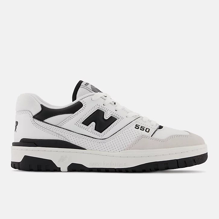 SNKR_TWITR tweet media