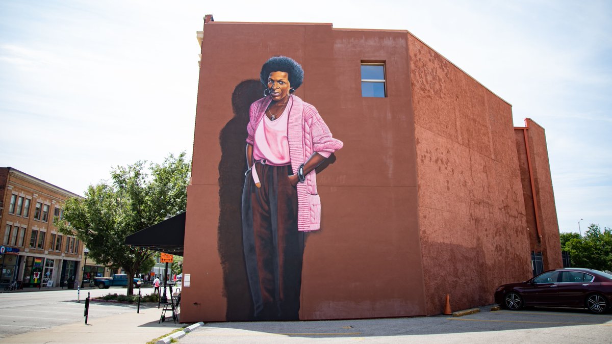 INHumanities's tweet photo. 🚨 Update!🚨 

Today's Downtown Poetry at the Mari Evans Mural has been rescheduled for Wednesday, May 5 from 3:00-5:00 p.m. (weather permitting). https://t.co/WIZnIPKWHj