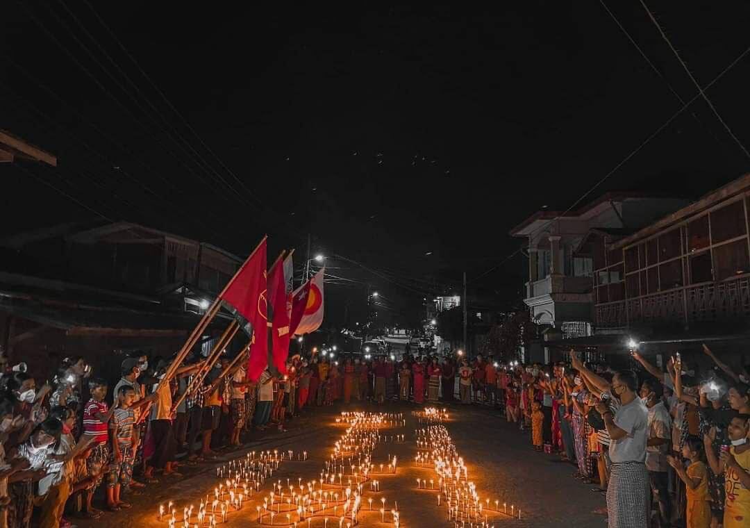 Thousands gathered in #Saitaung village, Pharkant to stage Night Candlelight Strike and Campaign against the military regime and its education. People Will PREVAIL! #WhatsHappeningInMyanmar #May3Coup