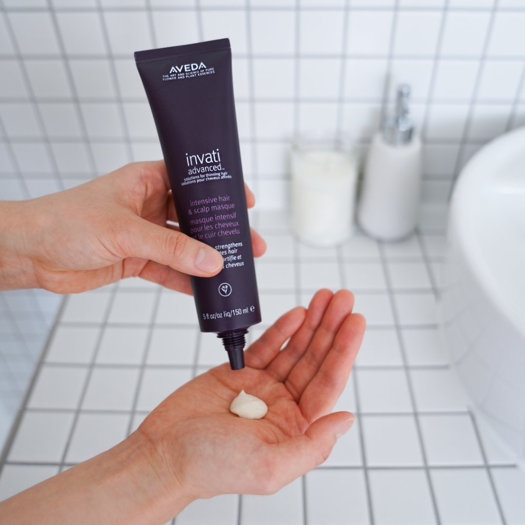 aveda's tweet photo. Gift mothers, & others, a revitalizing masquing routine w/ our 100% vegan #BotanicalRepair & #InvatiAdvanced masques.
🍃Our BR masques intensely strengthen & repair hair damage
🍃Our Invati masque nourishes the scalp, while volumizing & thickening hair
https://t.co/ILITkQxcxj https://t.co/WQ4P6ZfB31