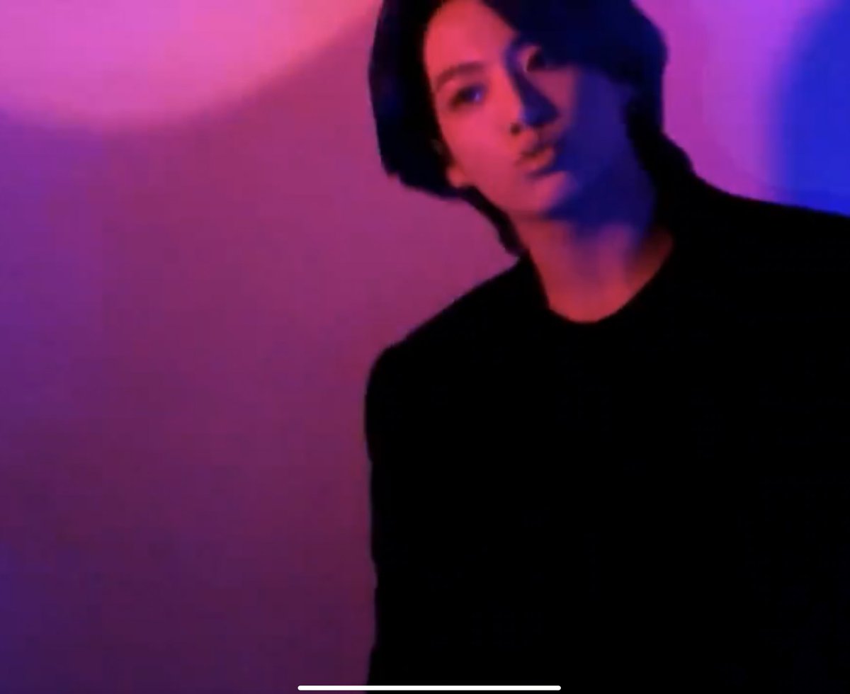 kookiechimm's tweet photo. JUNGKOOK LITTLE RUN, DOE EYES, POUTY LIPS, MULLET HAIR IN ONE FRAME!!! https://t.co/BCILDfpMQI