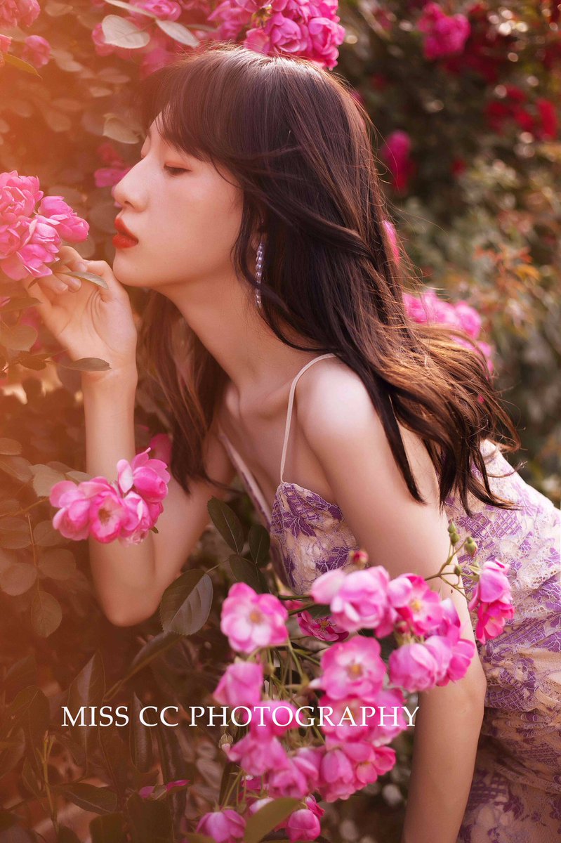 你不喜欢这朵花
但请允许它被别人继续爱

摄影/@misscc520 

#私房 #摄影 #写真 #人像摄影 #成都 #portraitphotography #photography 投稿@305051993G @mumu537 https://t.co/32UDZmyvGm