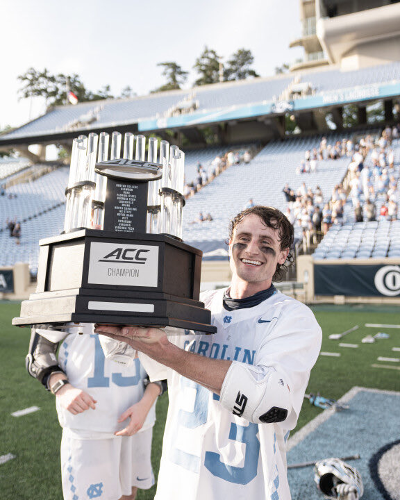 hogcallWPS's tweet photo. Cherished moments...Go Heels! #HPlax, #Scot4life https://t.co/DTKE0pFoVV