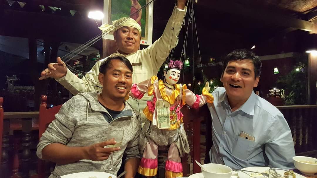 KyiThar3's tweet photo. Today is World Press Freedom Day is it? But my two brothers were arrested in Insein  prison.

#FreeHanThar
#FreeNathanMaung
#KamayutMedia 
#FreeAllDetainedJournalists
#JournalismIsNotACrime https://t.co/JMoi5okSCR