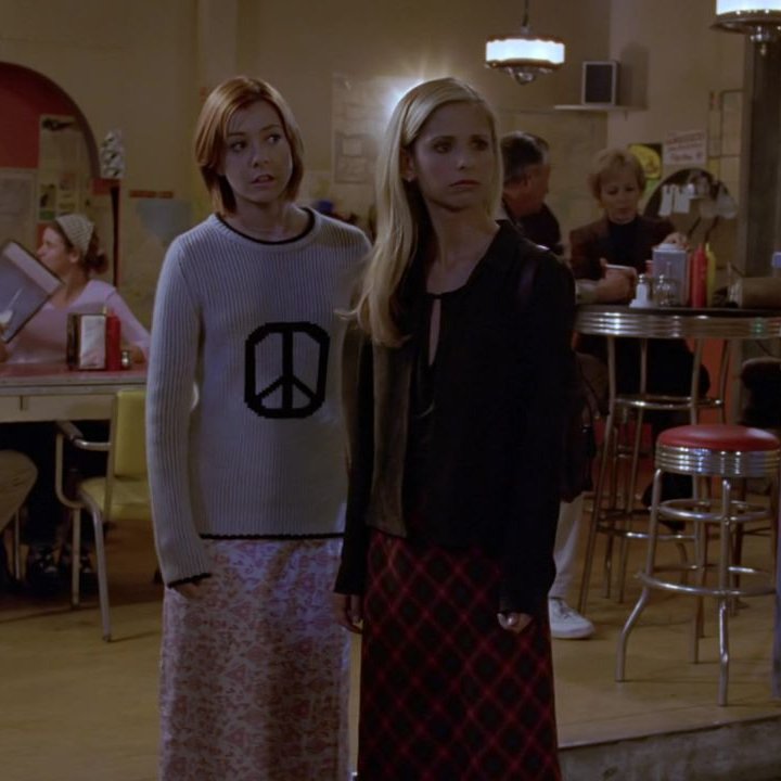 Bad Buffy Outfits tweet media