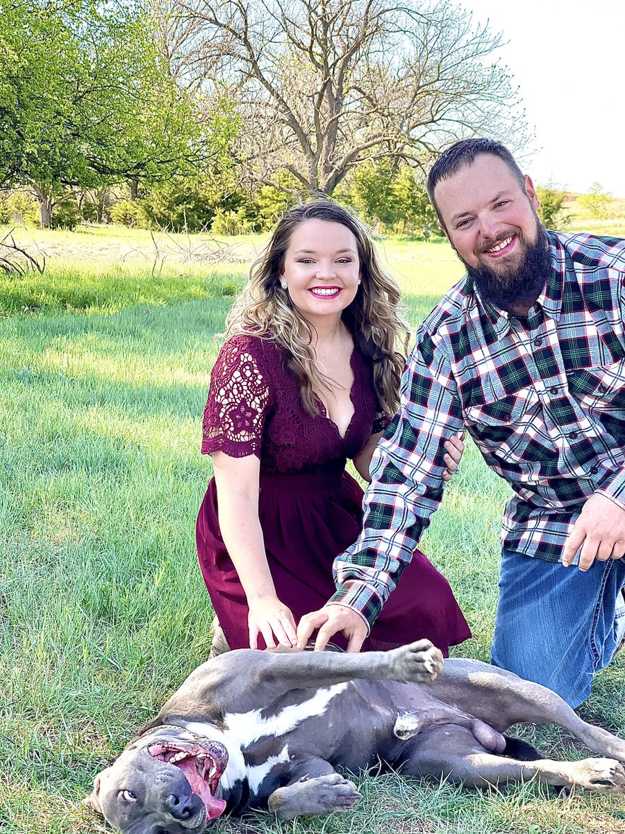 Open for a surprise! Zeke make this picture worthy!🤣🤍 #Zeke #pitty